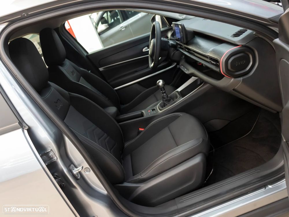 Jeep Avenger 1.2 GSE T3 Altitude - 14