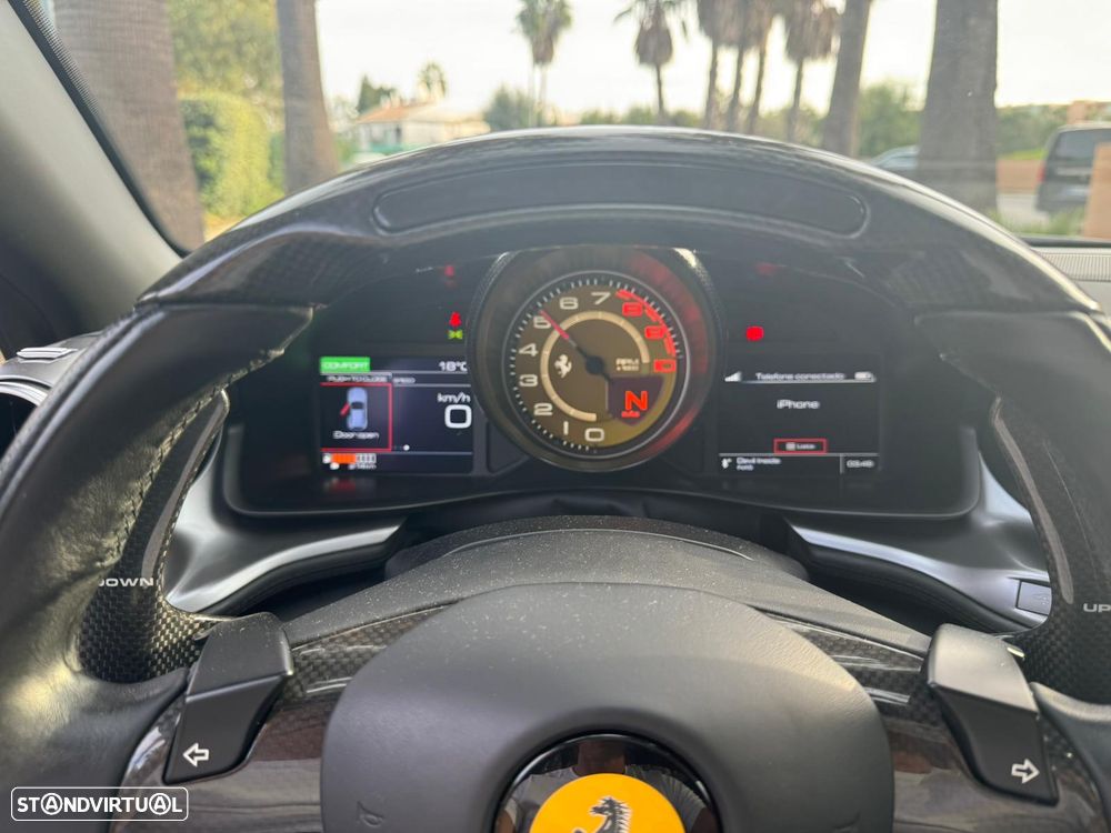 Ferrari GTC4 Lusso - 10