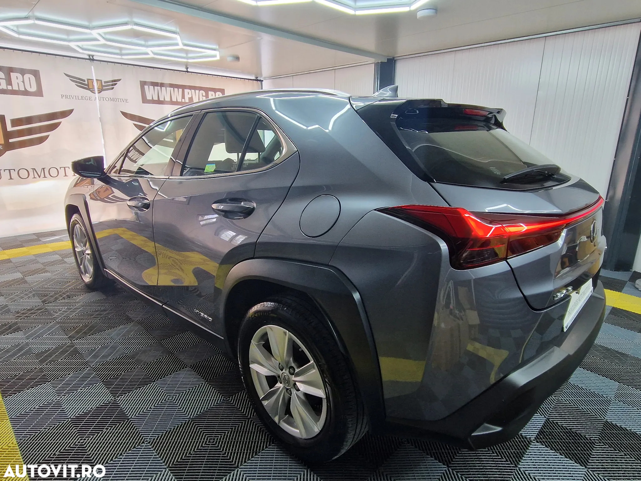 Lexus UX 250h Business Edition - 5