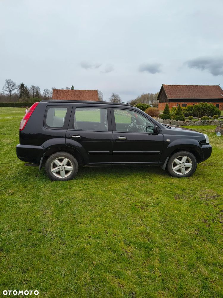 Nissan X-Trail 2.2 dCi Comfort + - 8