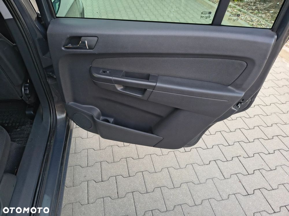Opel Zafira 1.8 Cosmo EU5 - 27