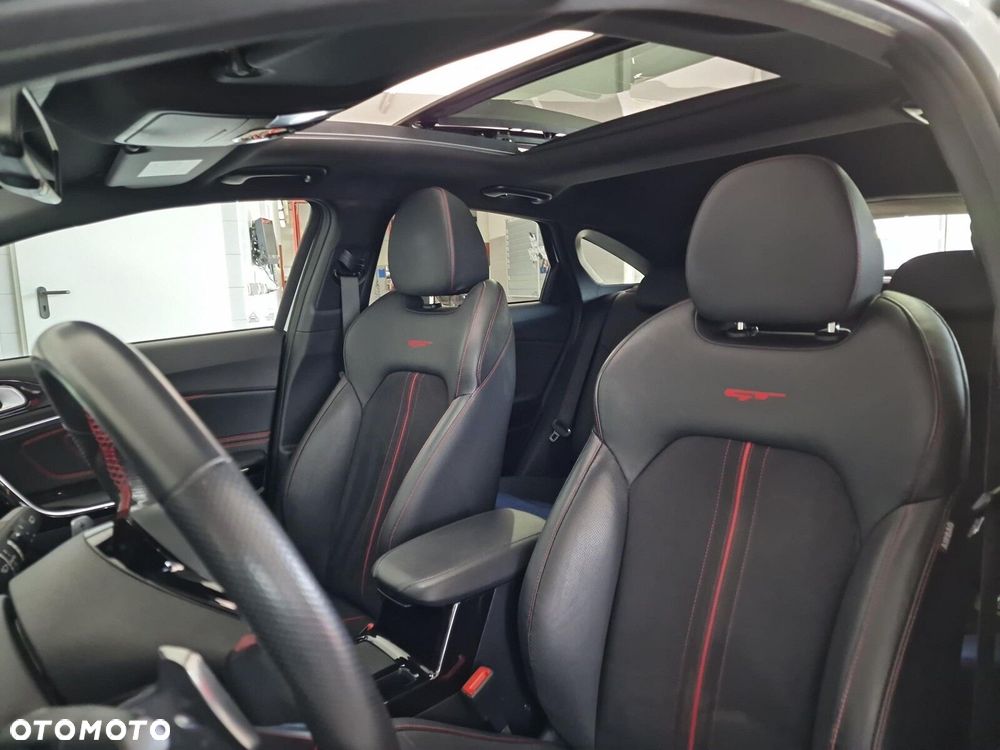 Kia ProCeed 1.6 T-GDI GT DCT - 11
