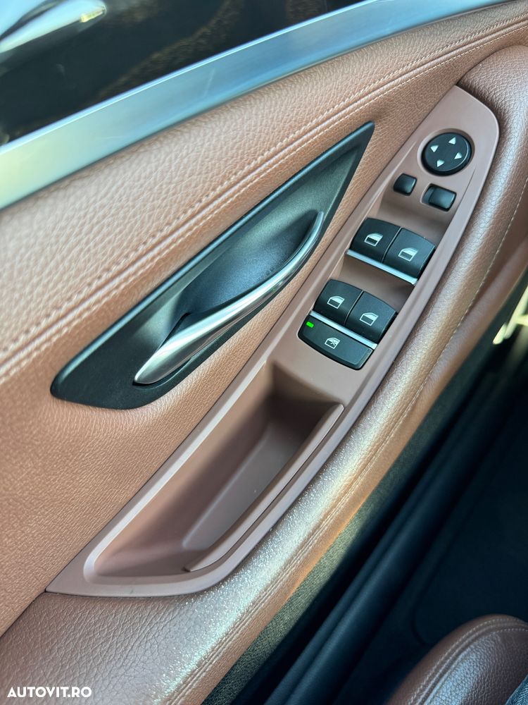 BMW Seria 5 525d xDrive AT - 26