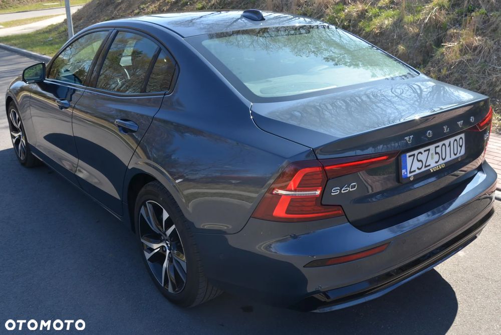 Volvo S60 B5 B R-Design - 5