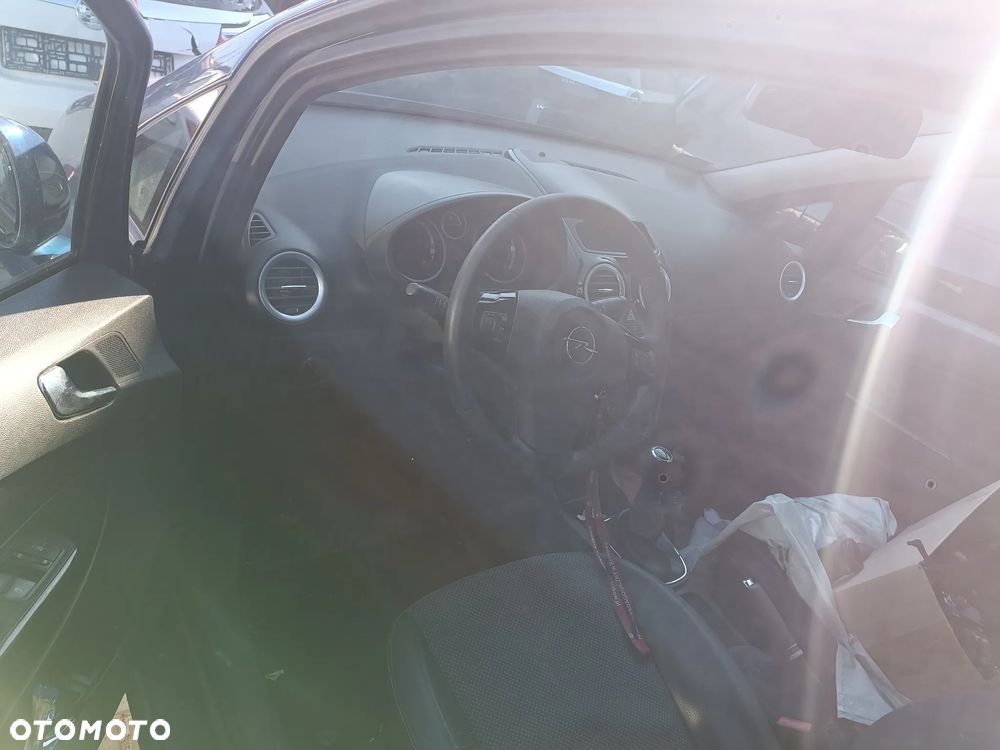 Corsa D z silnikiem diesla 1.3 O OZN. Z13DTH i skrzynia manualna OZN.M20 kod lakieru Z21bB - 4