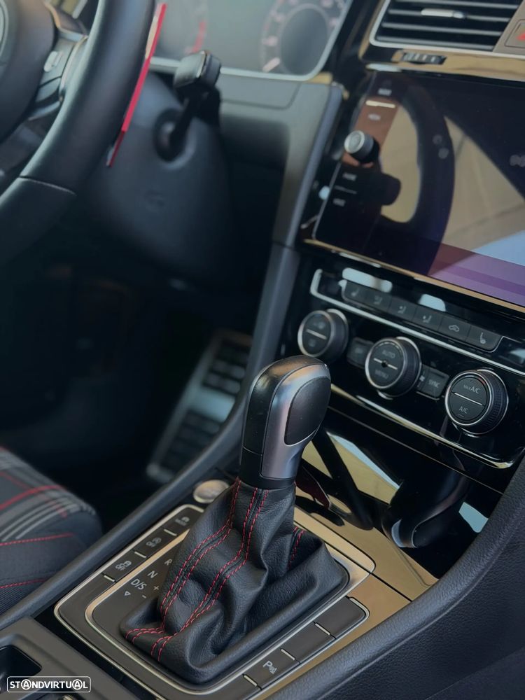 VW Golf 2.0 TSI GTI DSG Performance - 26