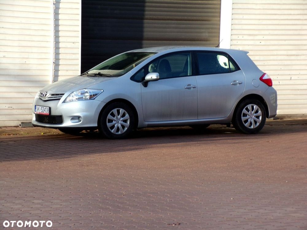 Toyota Auris - 10