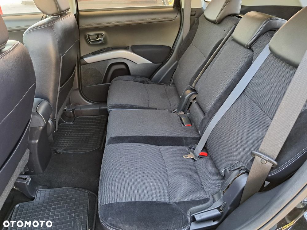 Mitsubishi Outlander - 27