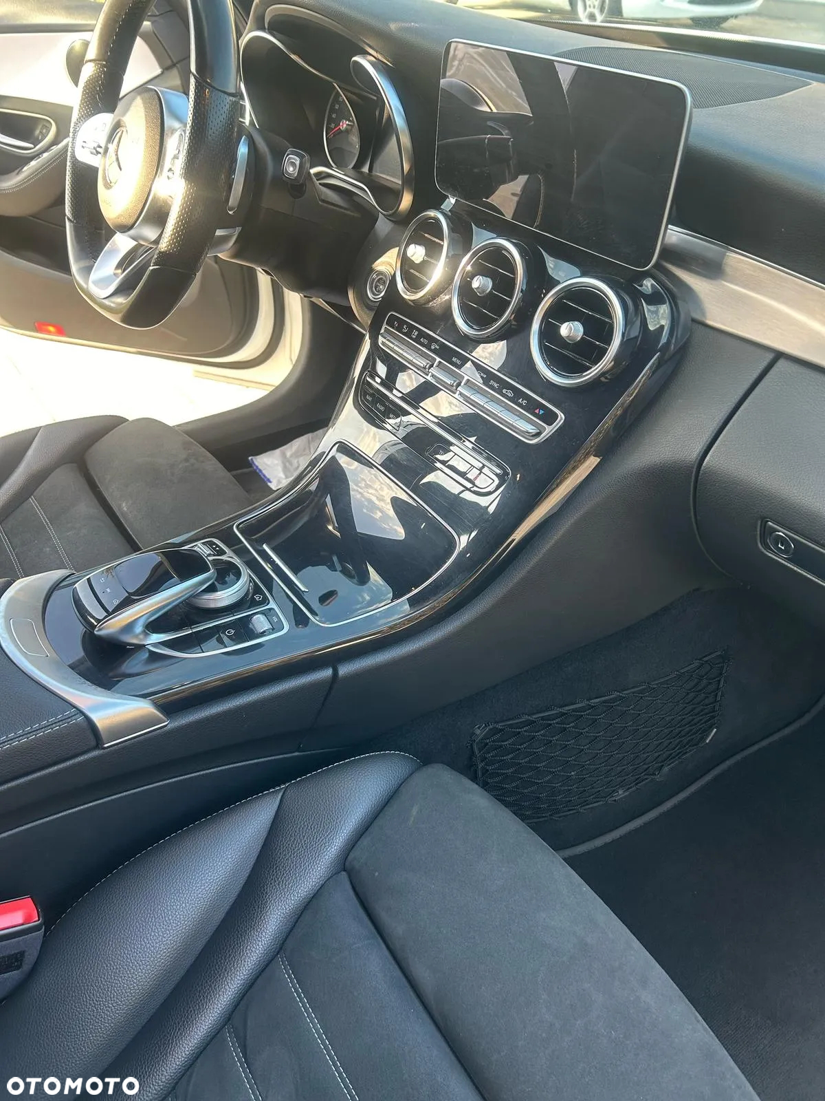 Mercedes-Benz Klasa C 200 d 9G-TRONIC - 34