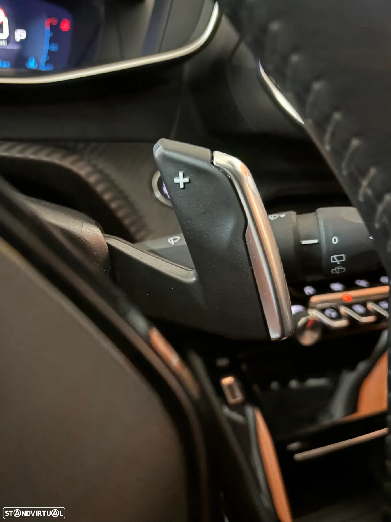 Peugeot 2008 1.2 PureTech Allure Pack EAT8 - 18
