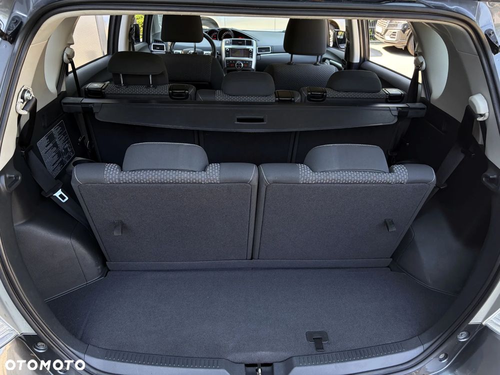 Toyota Verso 1.8 Premium 7os - 34