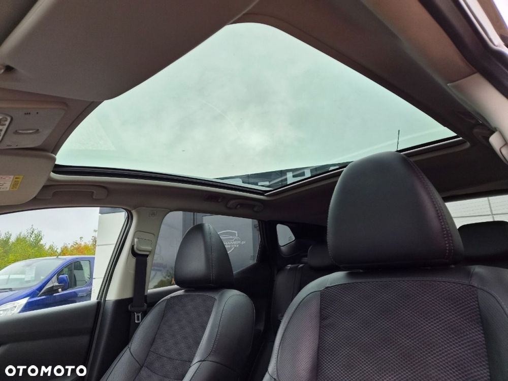 Nissan Qashqai 1.6 DCi Xtronic TEKNA - 19