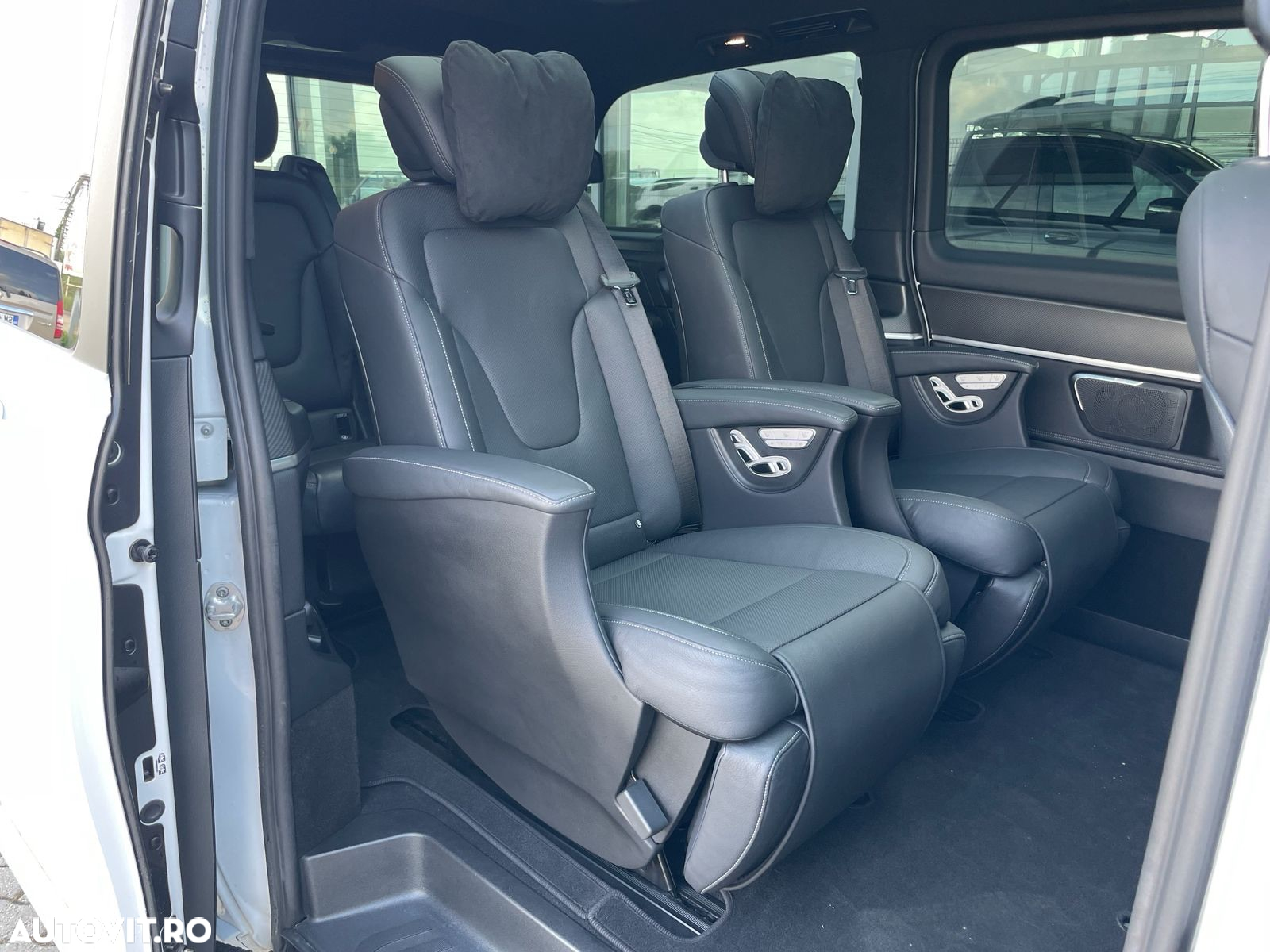Mercedes-Benz V 300 d lang 4Matic 9G-TRONIC Exclusive - 22