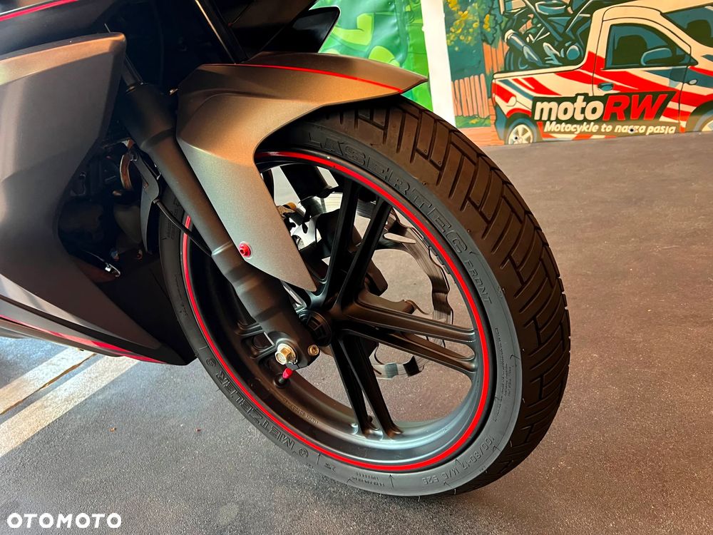 Yamaha YZF - 11