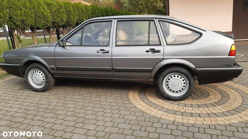 Volkswagen Passat - 38