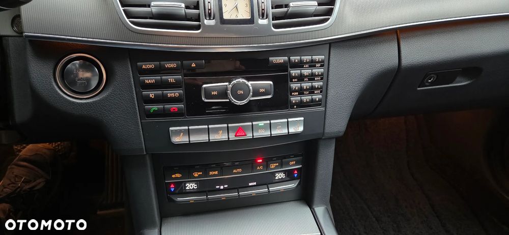Mercedes-Benz Klasa E 300 4-Matic Avantgarde - 30