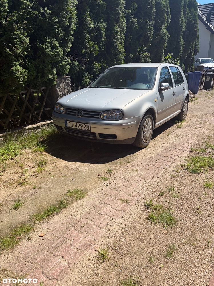 Volkswagen Golf 1.4 Basis - 1
