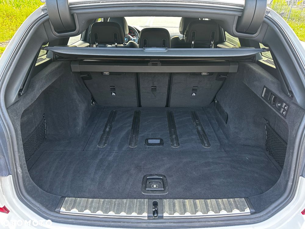 BMW Seria 3 320d xDrive M Sport - 12