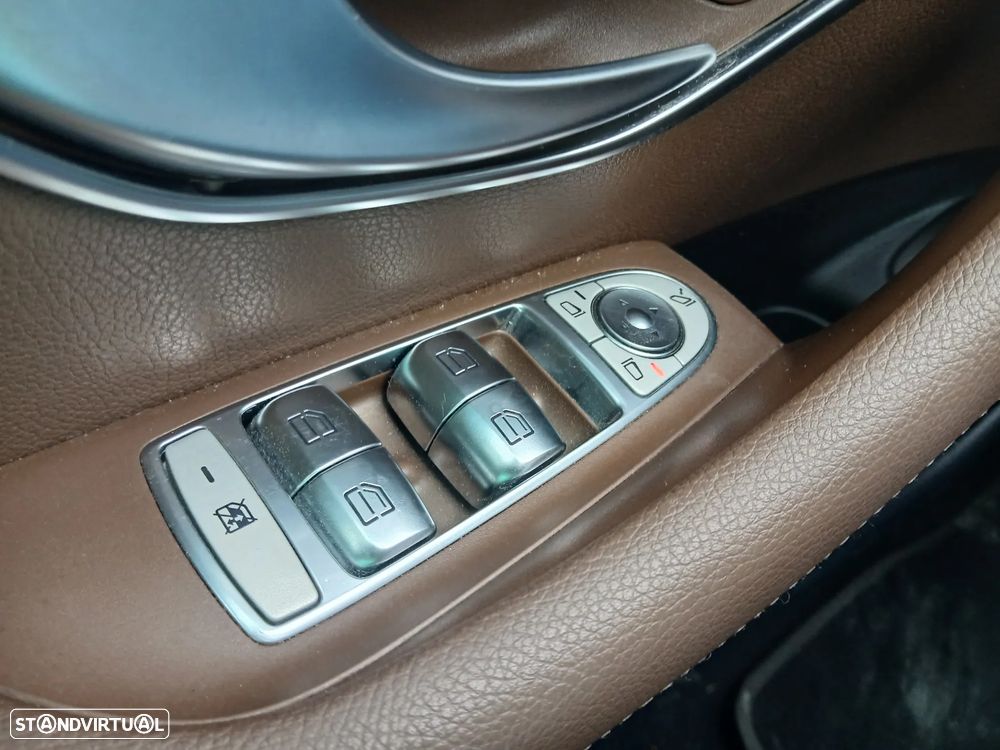 Mercedes-Benz E 300 Bluetec Hybrid Avantgarde - 39