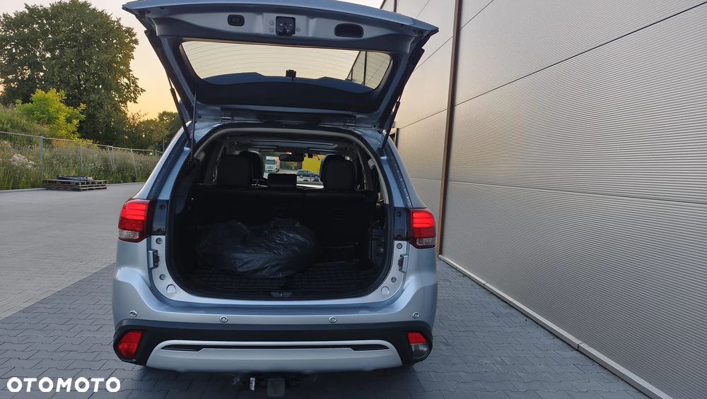 Mitsubishi Outlander - 7