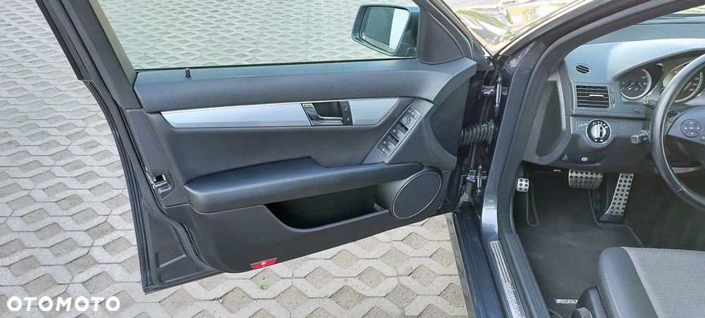 Mercedes-Benz Klasa C - 31