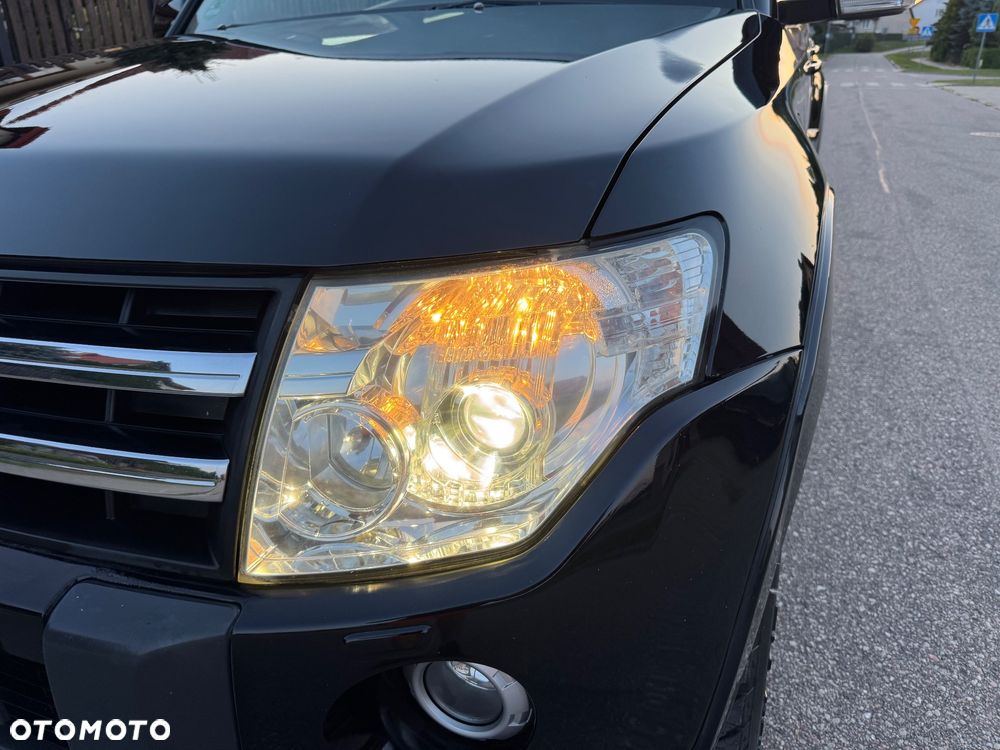 Mitsubishi Pajero 3.2 DI-D Automatik Intense - 10