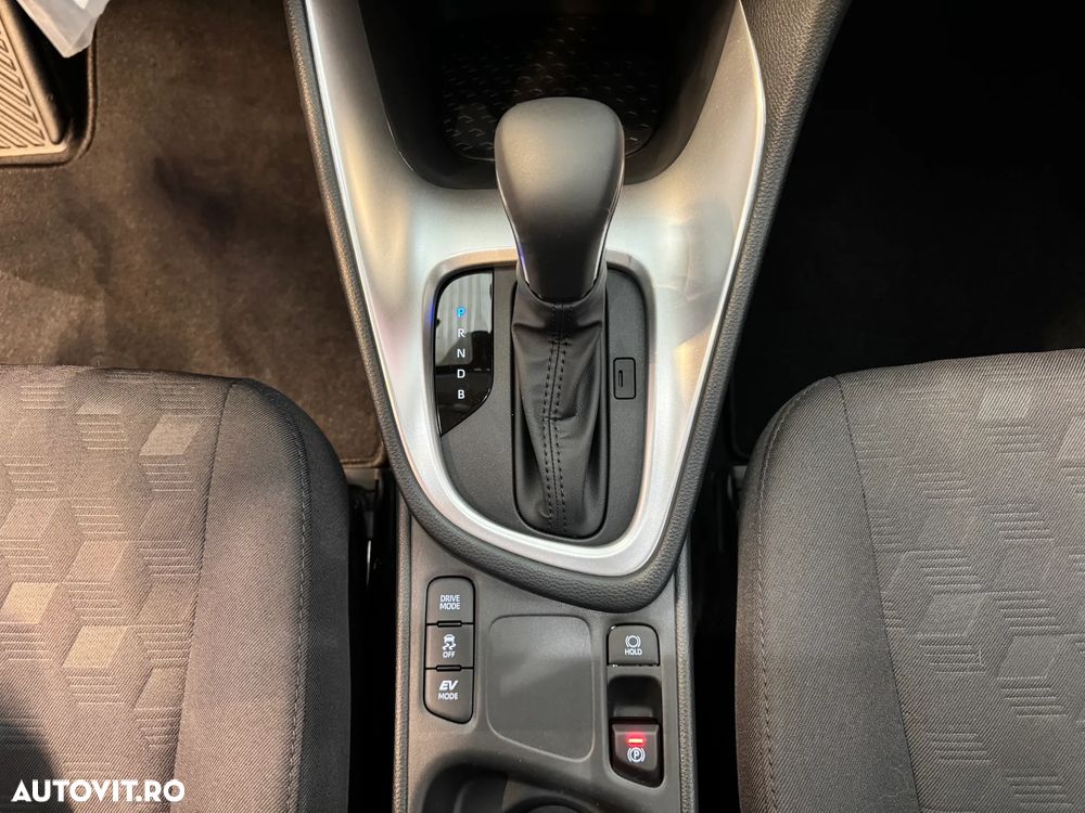 Toyota Yaris 1.5 VVT-i HSD Active - 19