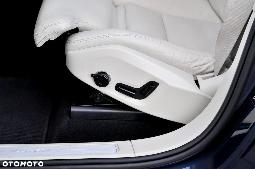 Volvo XC 60 T6 AWD Recharge Geartronic Inscription - 24