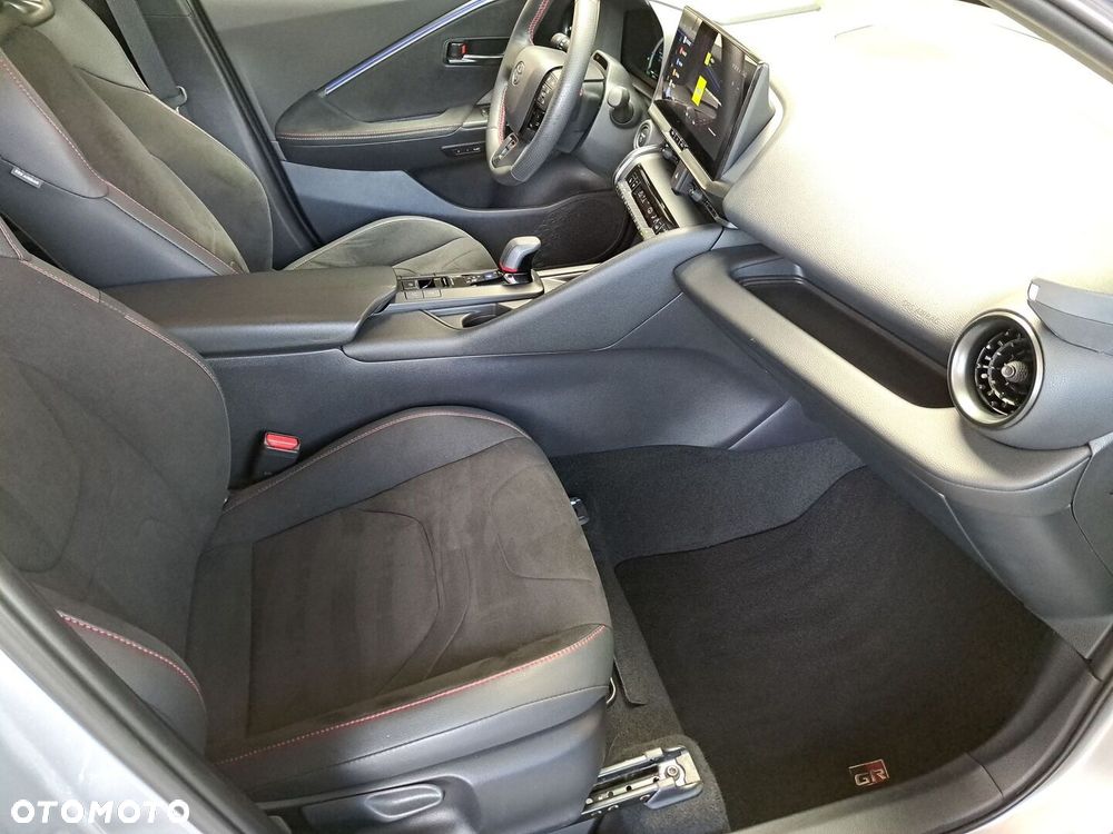 Toyota C-HR - 11