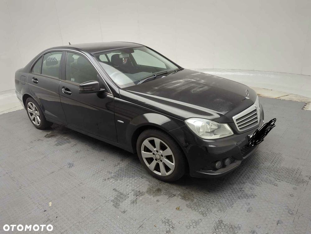 Mercedes-Benz Klasa C 220 CDI DPF (BlueEFFICIENCY) 7G-TRONIC - 2