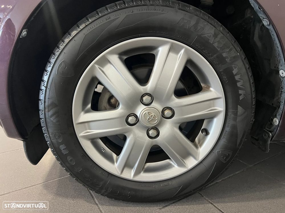 Toyota iQ 1.0 VVT-i 2 MultiDrive EP - 23