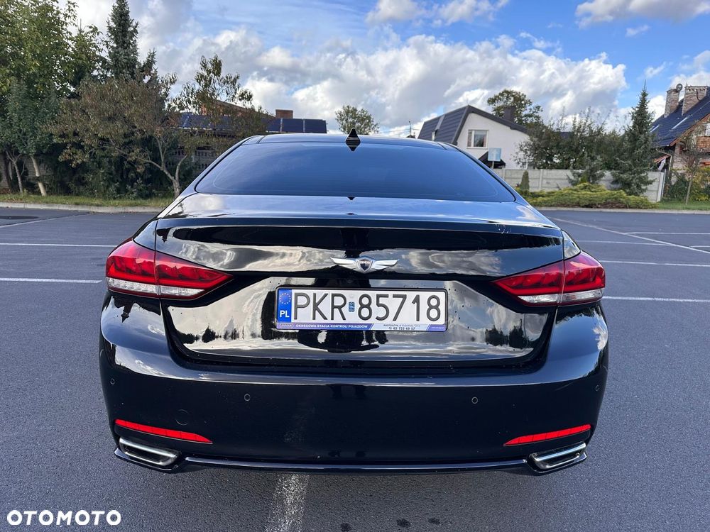 Hyundai Genesis 3.8 V6 GDI - 6