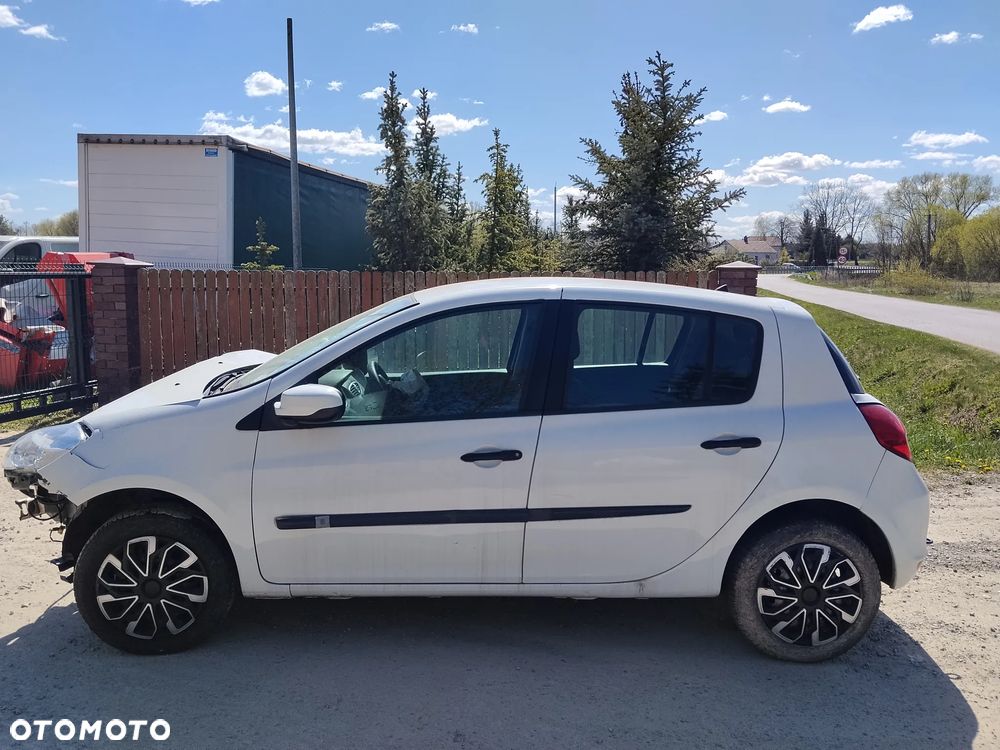Renault Clio 1.5 dCi 75 Expression - 8