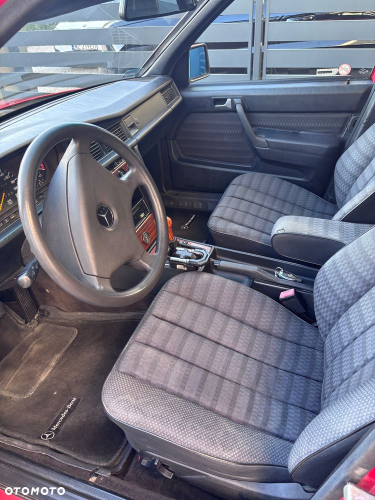 Mercedes-Benz W201 (190) - 3