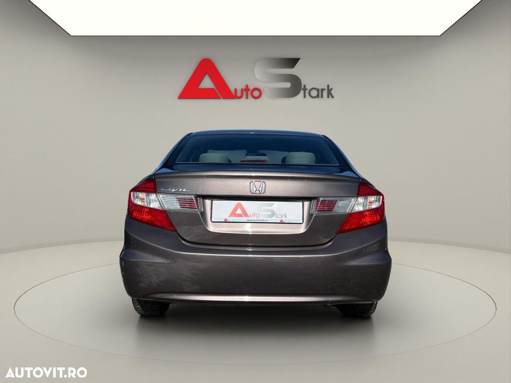 Honda Civic 1.8 i-VTEC Comfort - 6