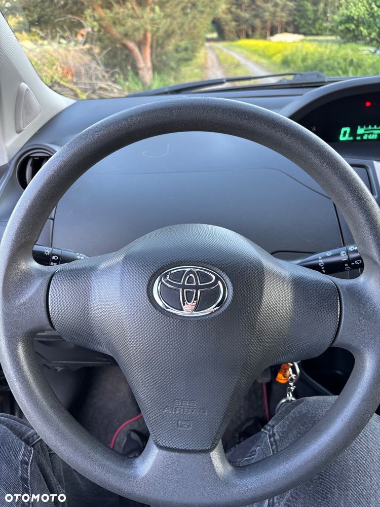Toyota Yaris - 7
