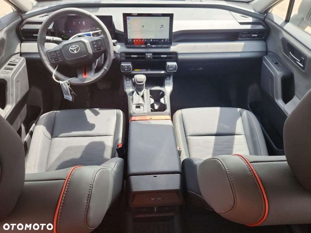Toyota RAV4 - 8