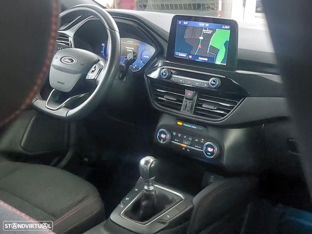 Ford Kuga 1.5 EcoBoost ST-Line - 39