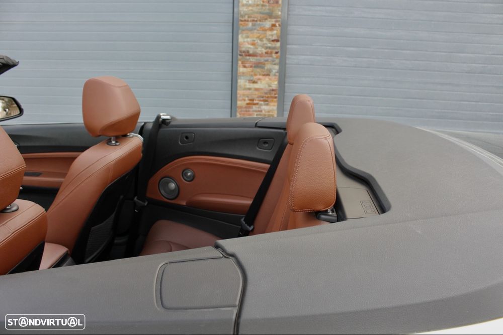 BMW 225 d Cabrio Pack M Auto - 58