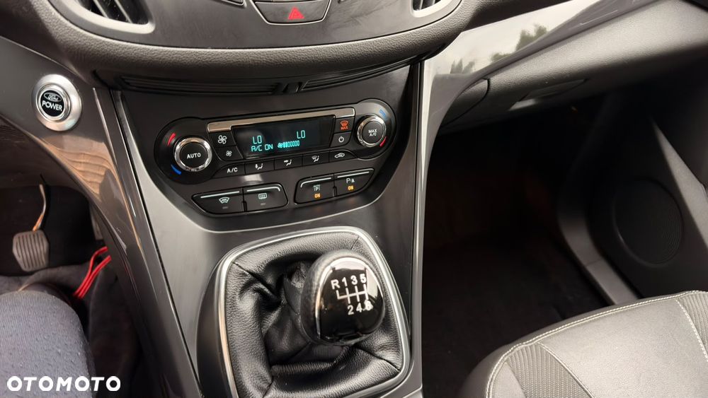 Ford Kuga 2.0 TDCi 4x4 Titanium - 26