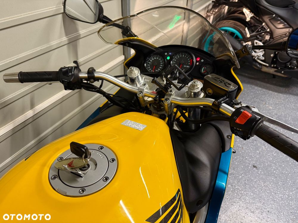 Honda CBR - 8