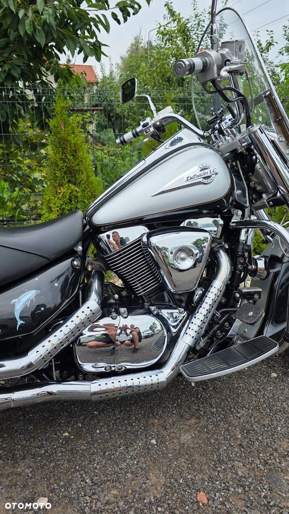 Suzuki Intruder - 11