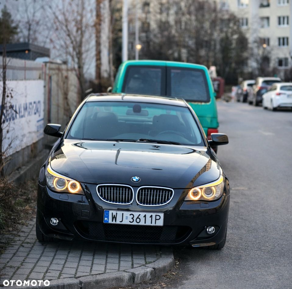 BMW Seria 5 523i - 25