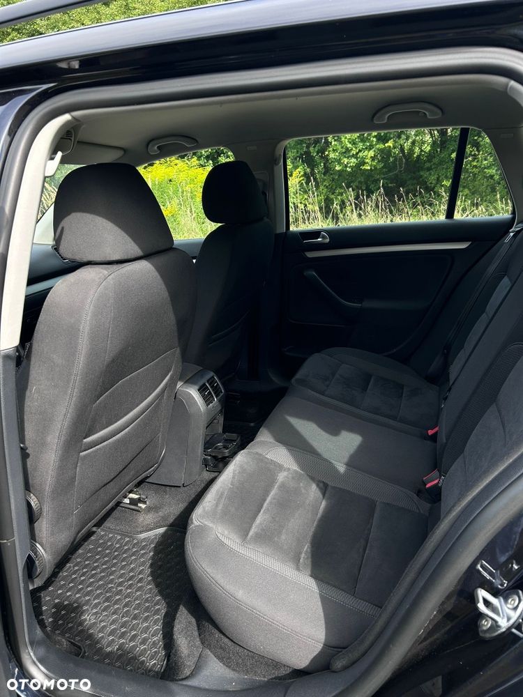 Volkswagen Golf - 8