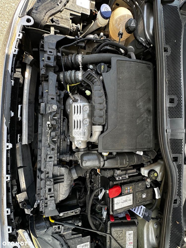Peugeot 208 - 19