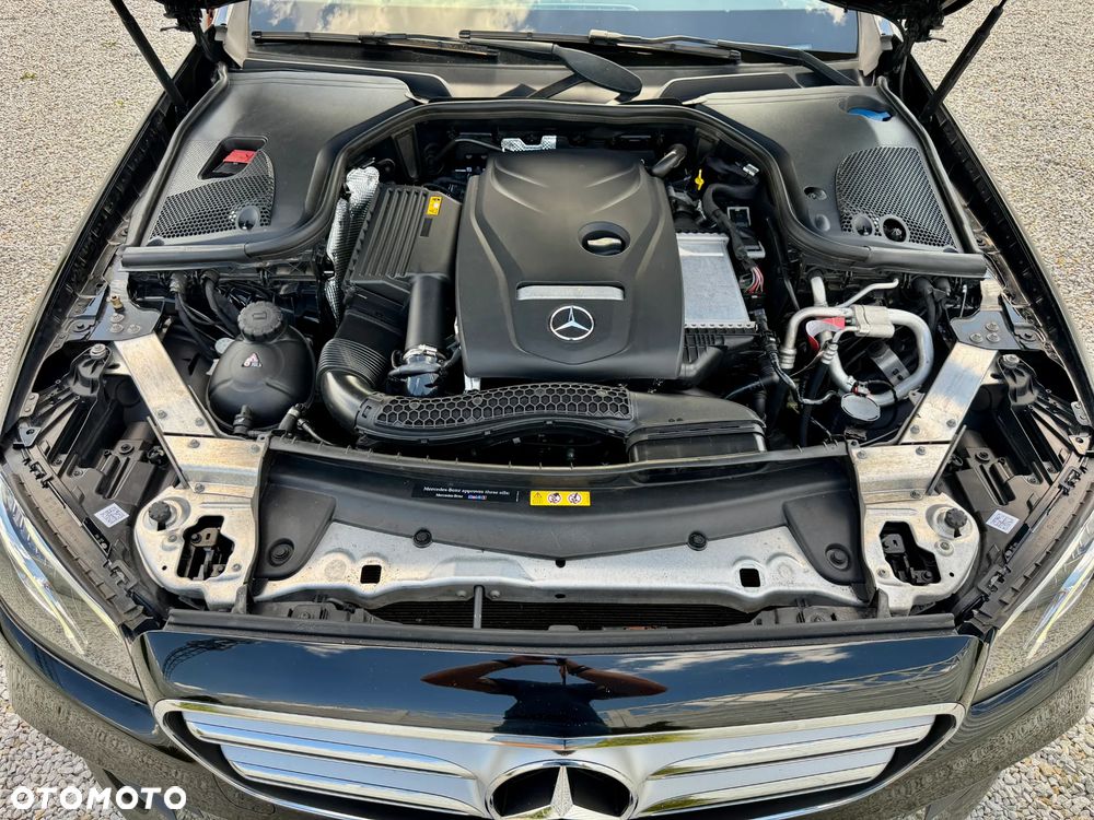 Mercedes-Benz Klasa E 300 9G-TRONIC AMG Line - 40