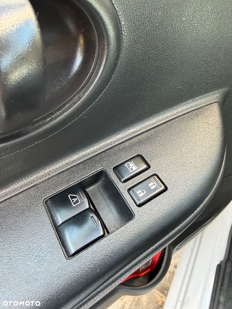 Nissan Micra - 24
