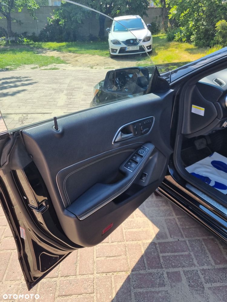 Mercedes-Benz CLA 250 4Matic 7G-DCT AMG Line - 5