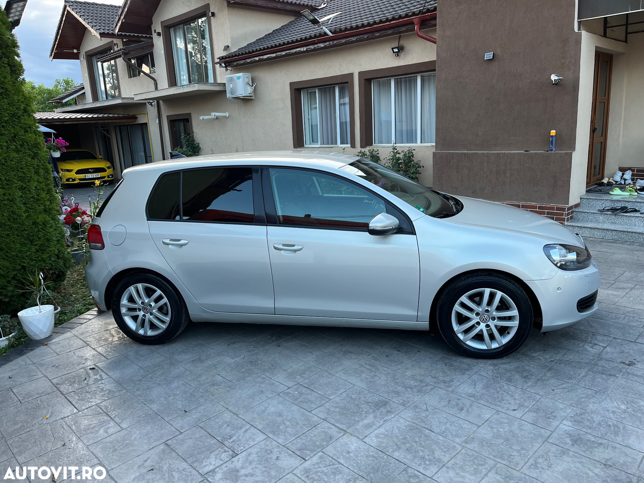 Volkswagen Golf 2.0 TDI Highline - 8