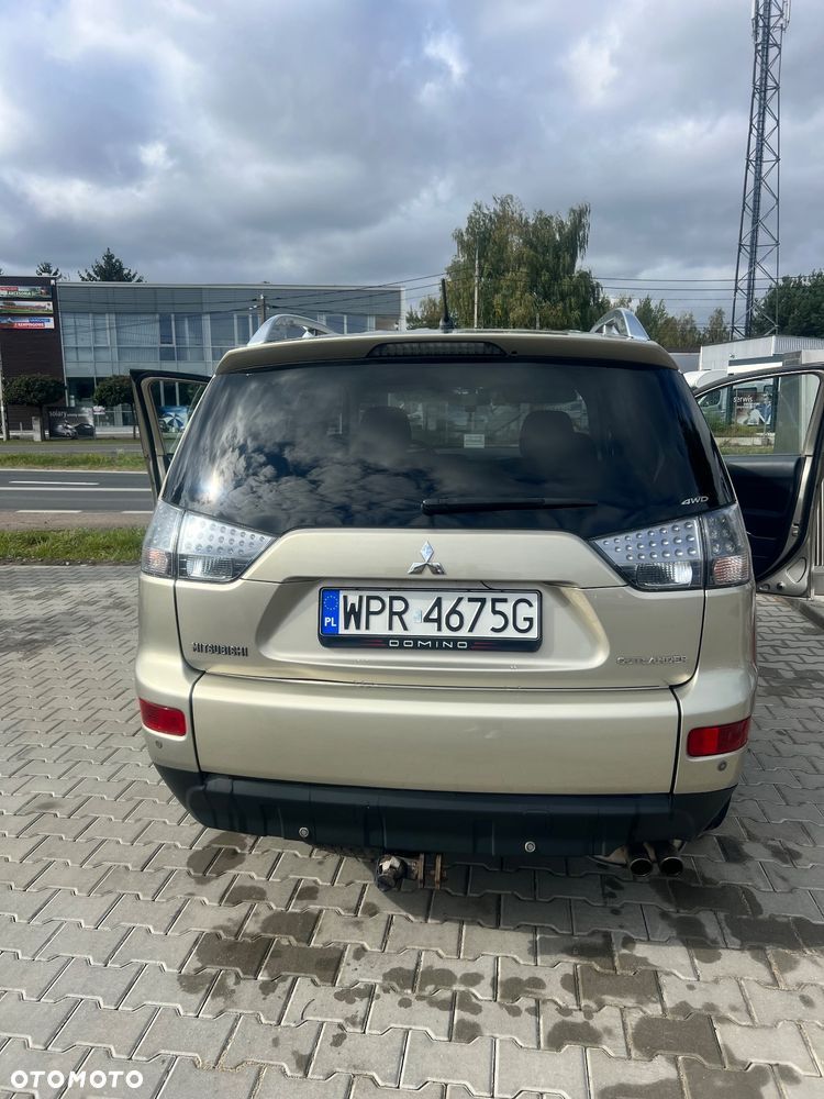 Mitsubishi Outlander - 4